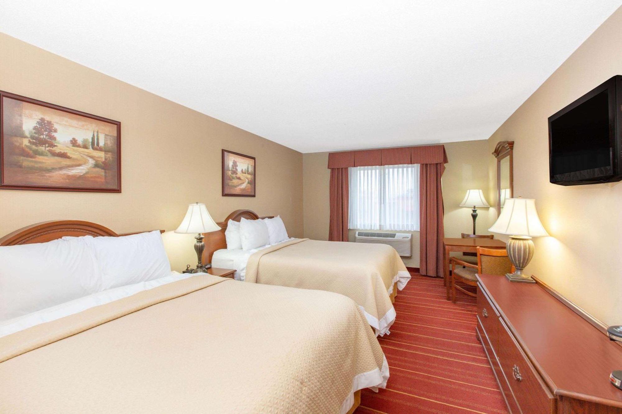Days By Wyndham I-70 Motel 2*