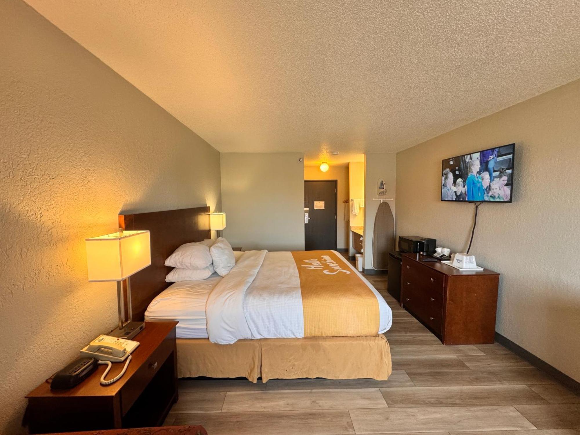 Days By Wyndham I-70 Salina